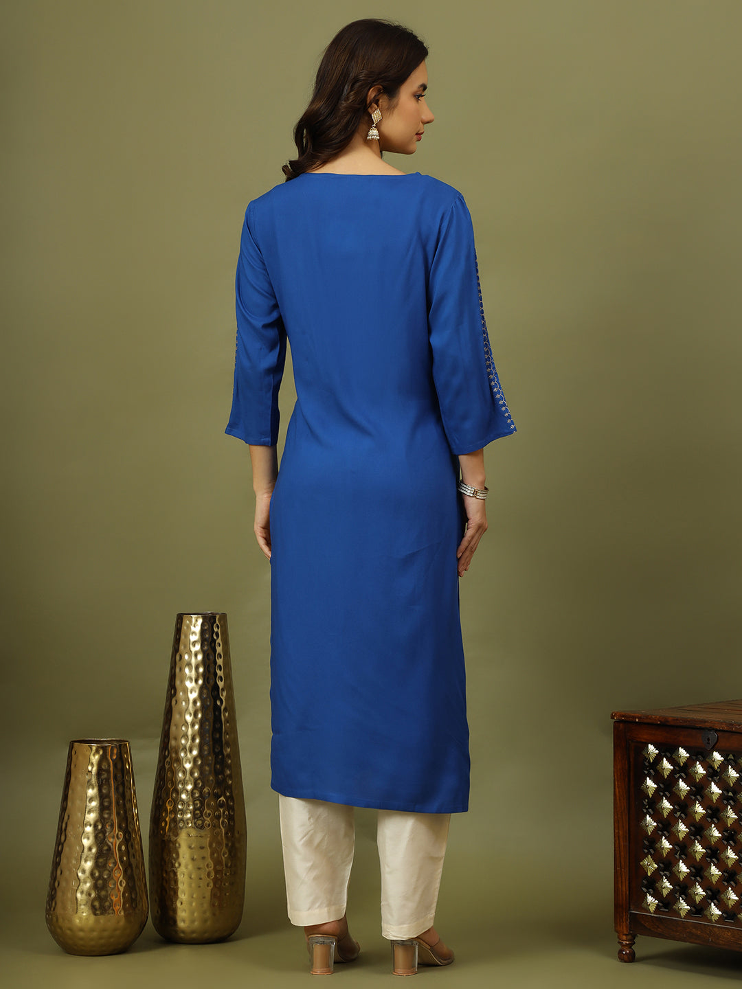 Women Ethnic Motifs Embroidered Festive Straight Kurta