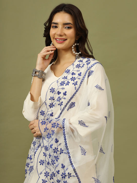 Women Solid Kurta with Trousers & White Color Dupatta