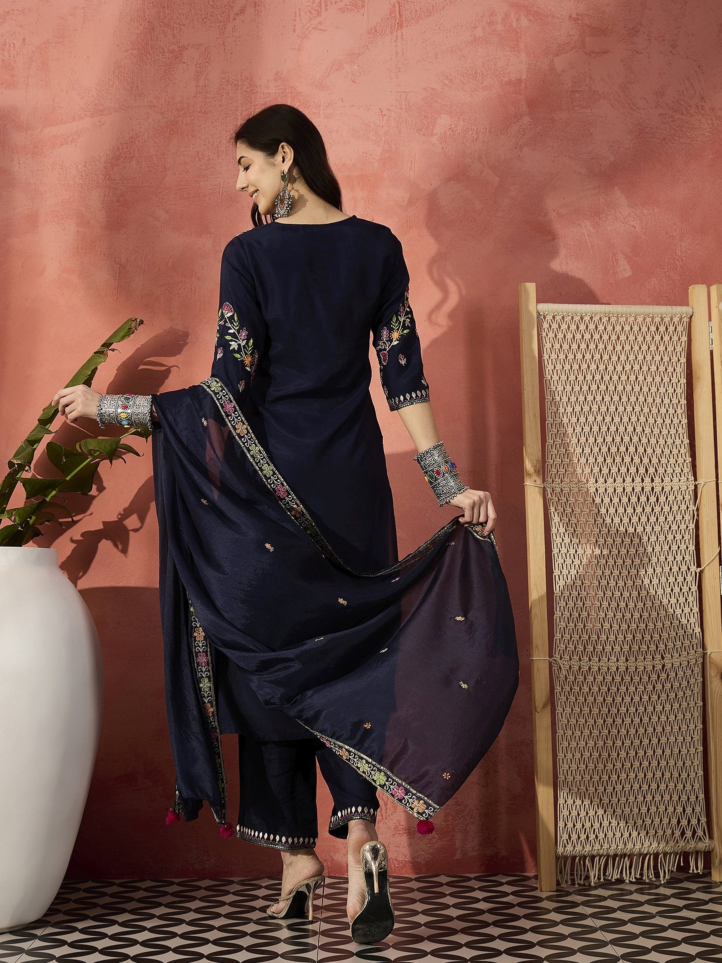Women Navy Blue Self-Design Straight Kurta Set with Chiffon Dupatta