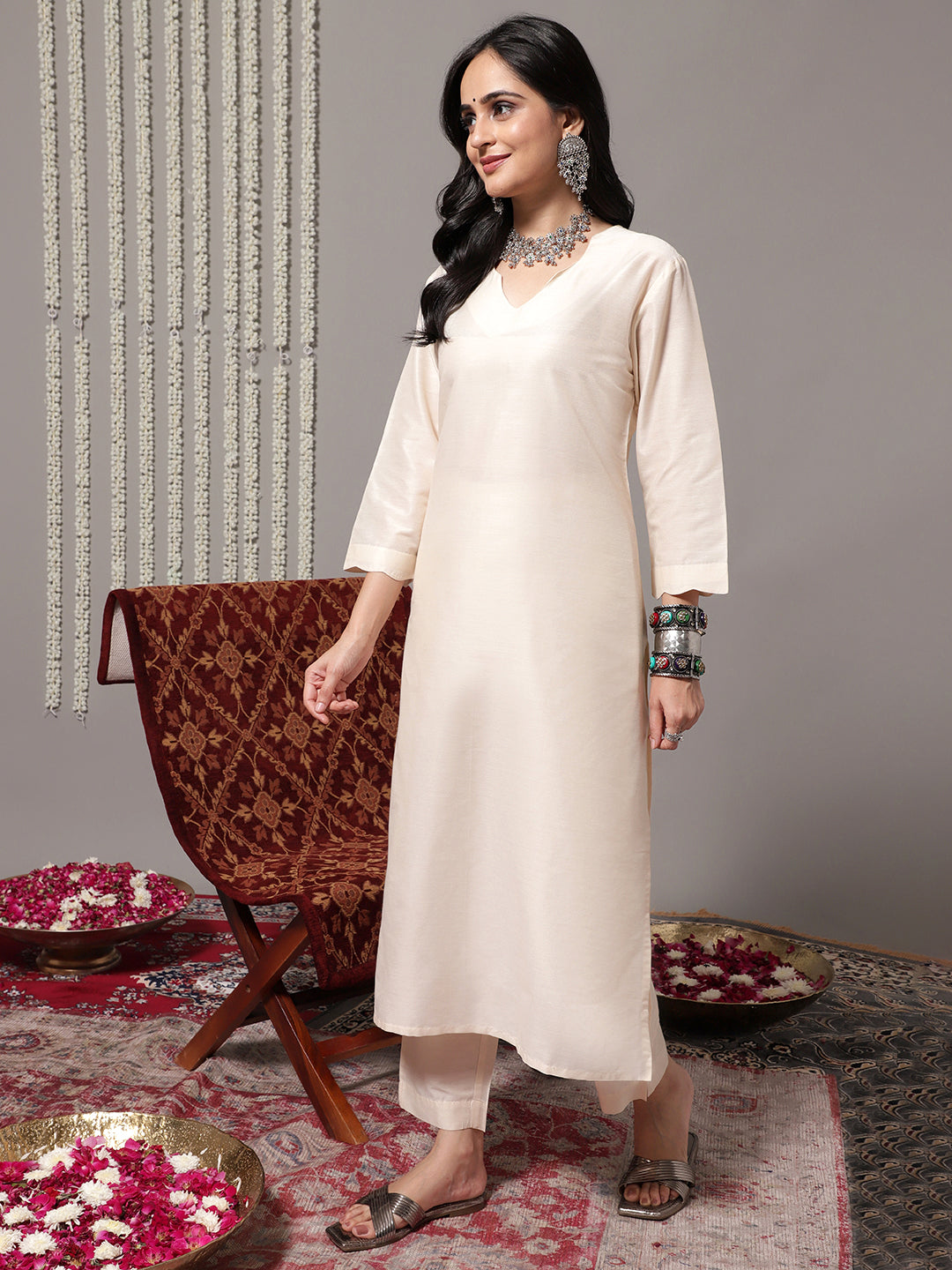 Women V-Neck Straight Kurta With Trousers & Dupatta