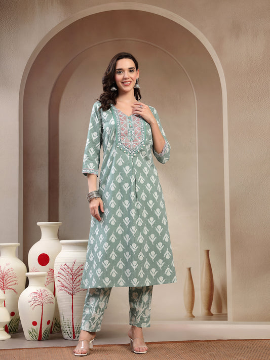 Women’s Green Jaipuri Floral Embroidered Cotton Kurta Set