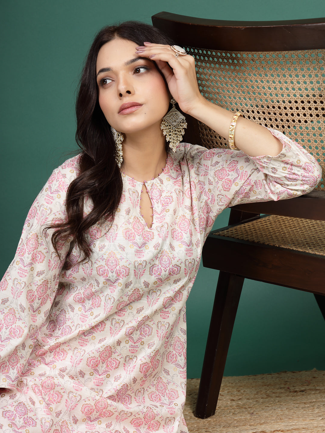 Women Floral Printed Cotton Notch Neck Straight Kurta