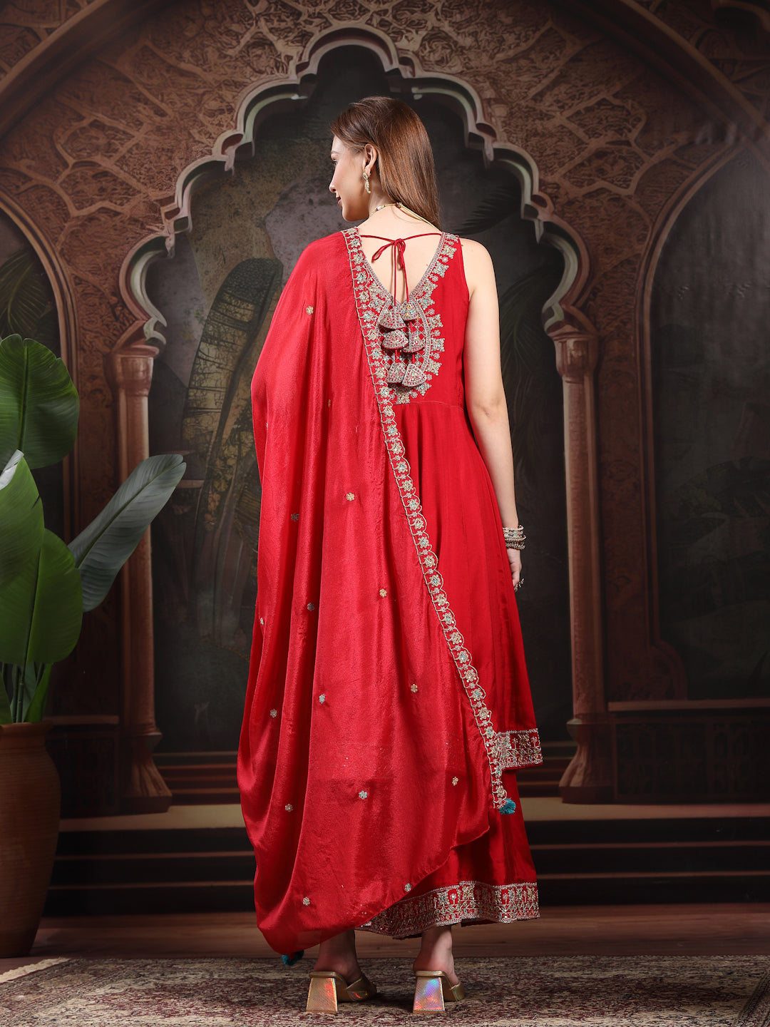 Women Ethnic Motifs Embroidered Tiered Thread Work Kurta with Trousers & With Dupatta