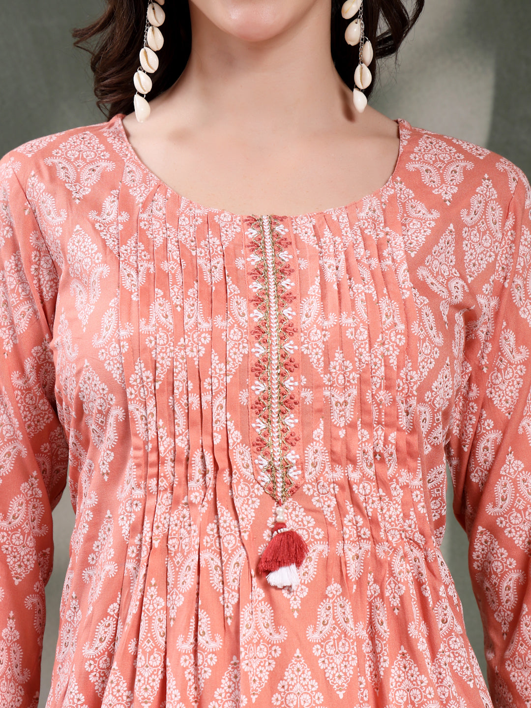 Women Peach Floral Printed Pure Cotton Round Neck Kurta & Trousers With Dupatta