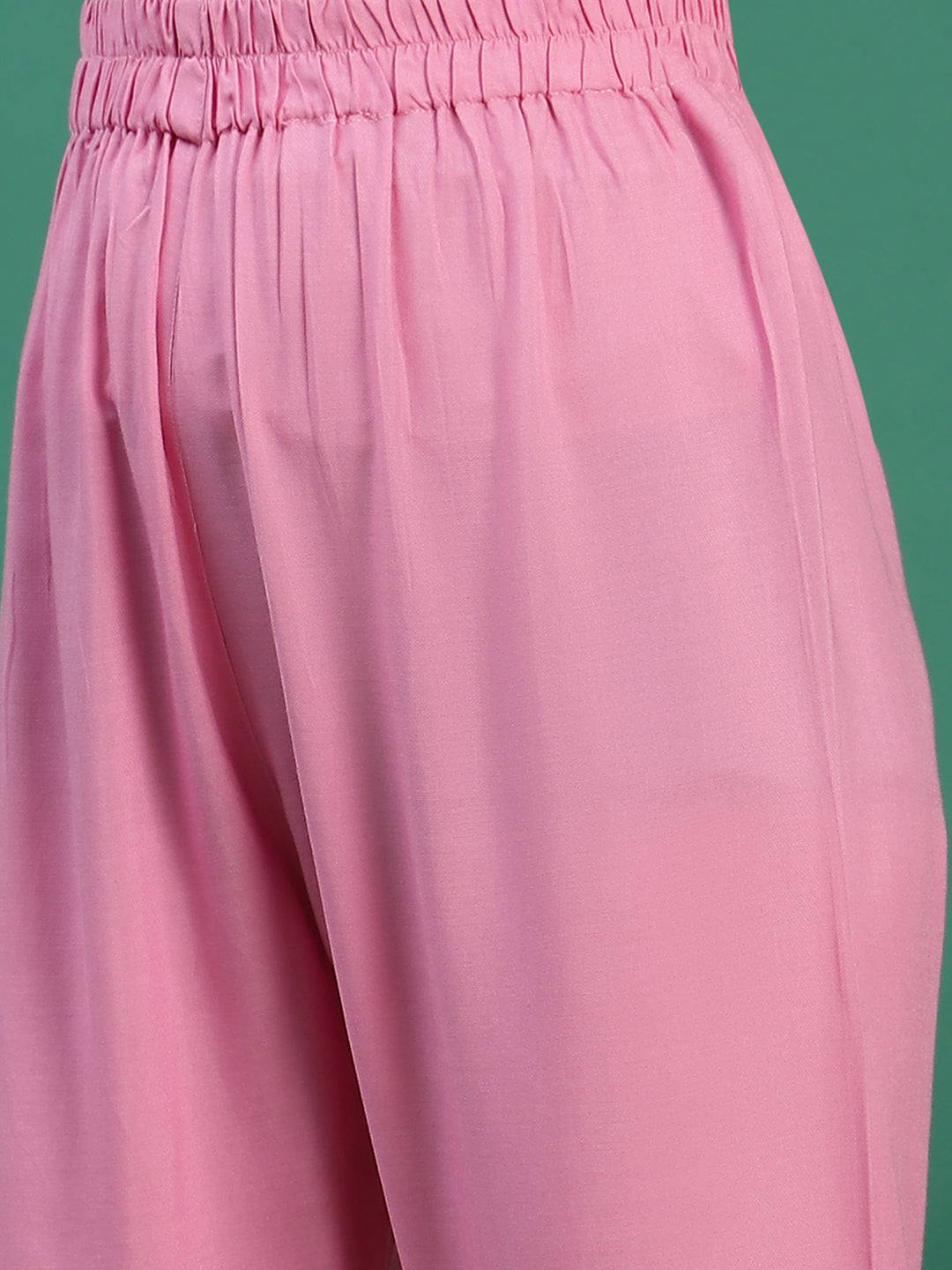 Women Pink Embroidered Sleeveless Straight Kurta Set