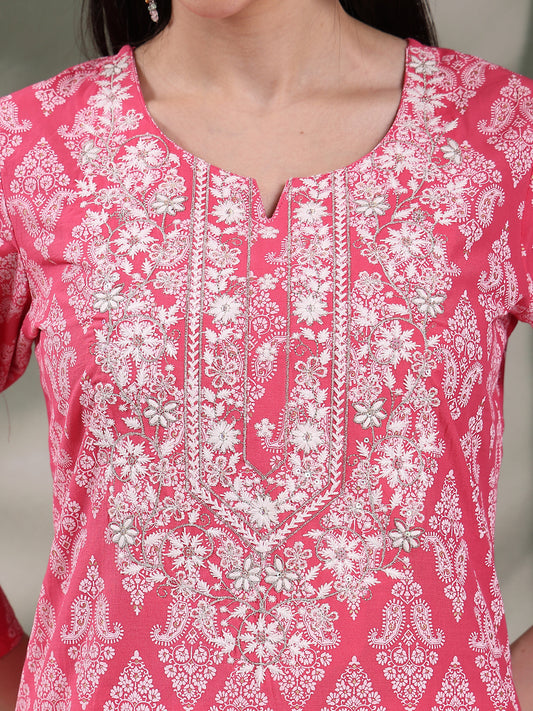 Women Floral Printed Round Neck Straight Kurta