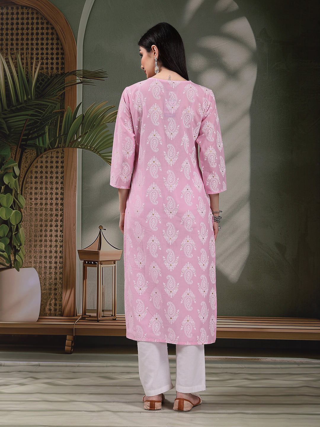 Women Paisley Printed Thread Work Notch Neck Pure Cotton Straight Kurta