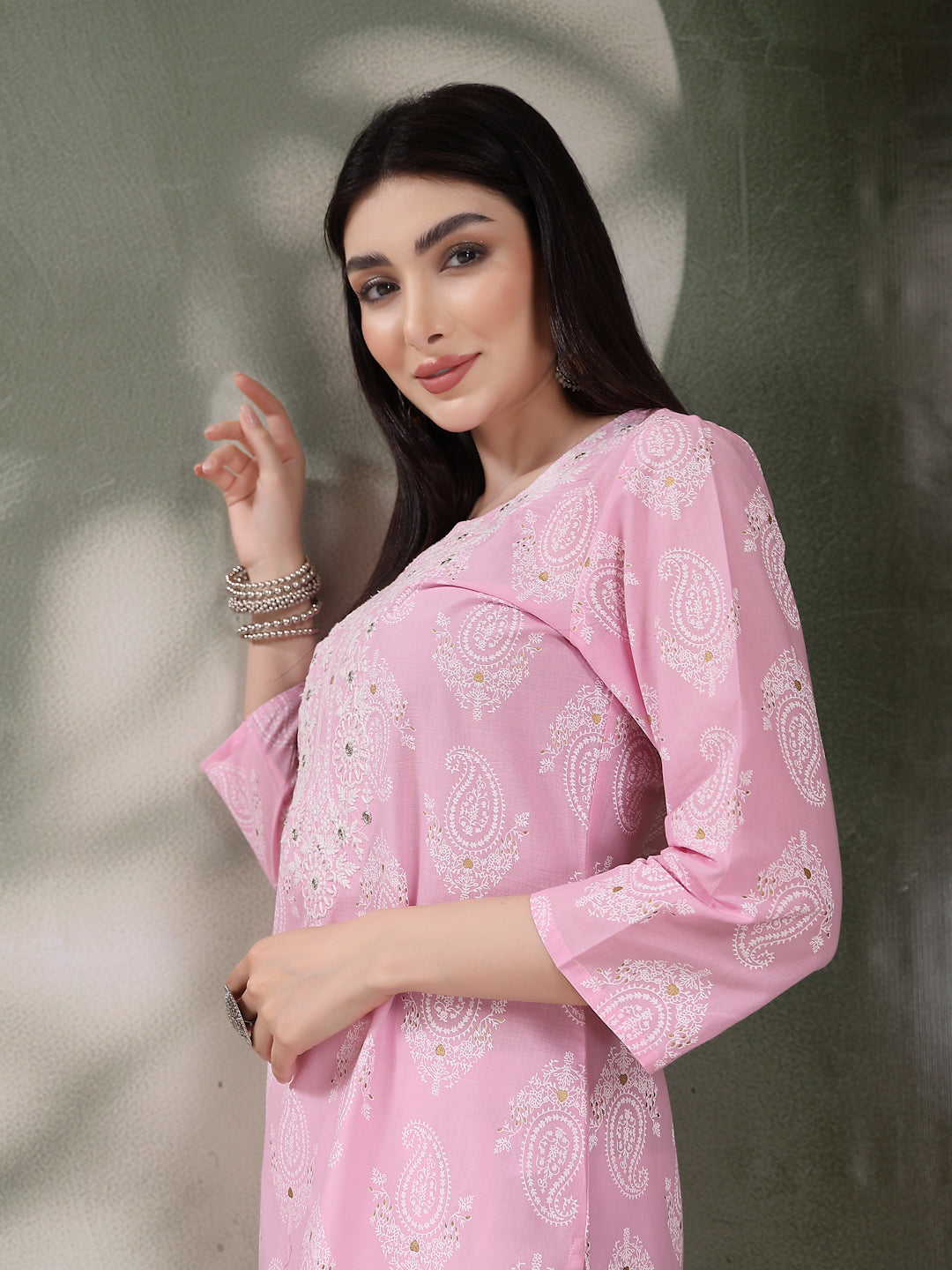 Women Paisley Printed Thread Work Notch Neck Pure Cotton Straight Kurta