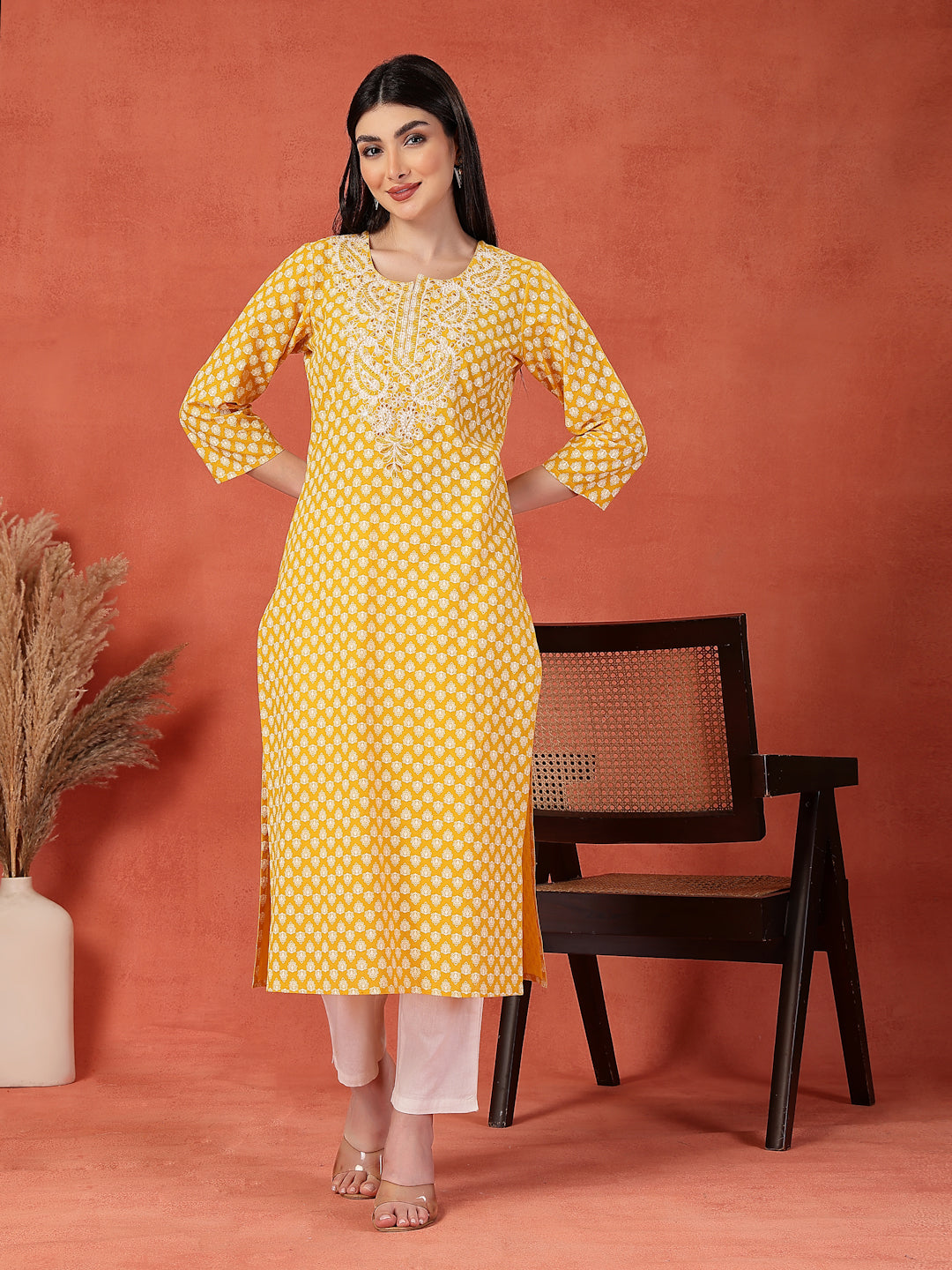 Women Floral Printed Thread Work Notch Neck Pure Cotton Straight Kurta