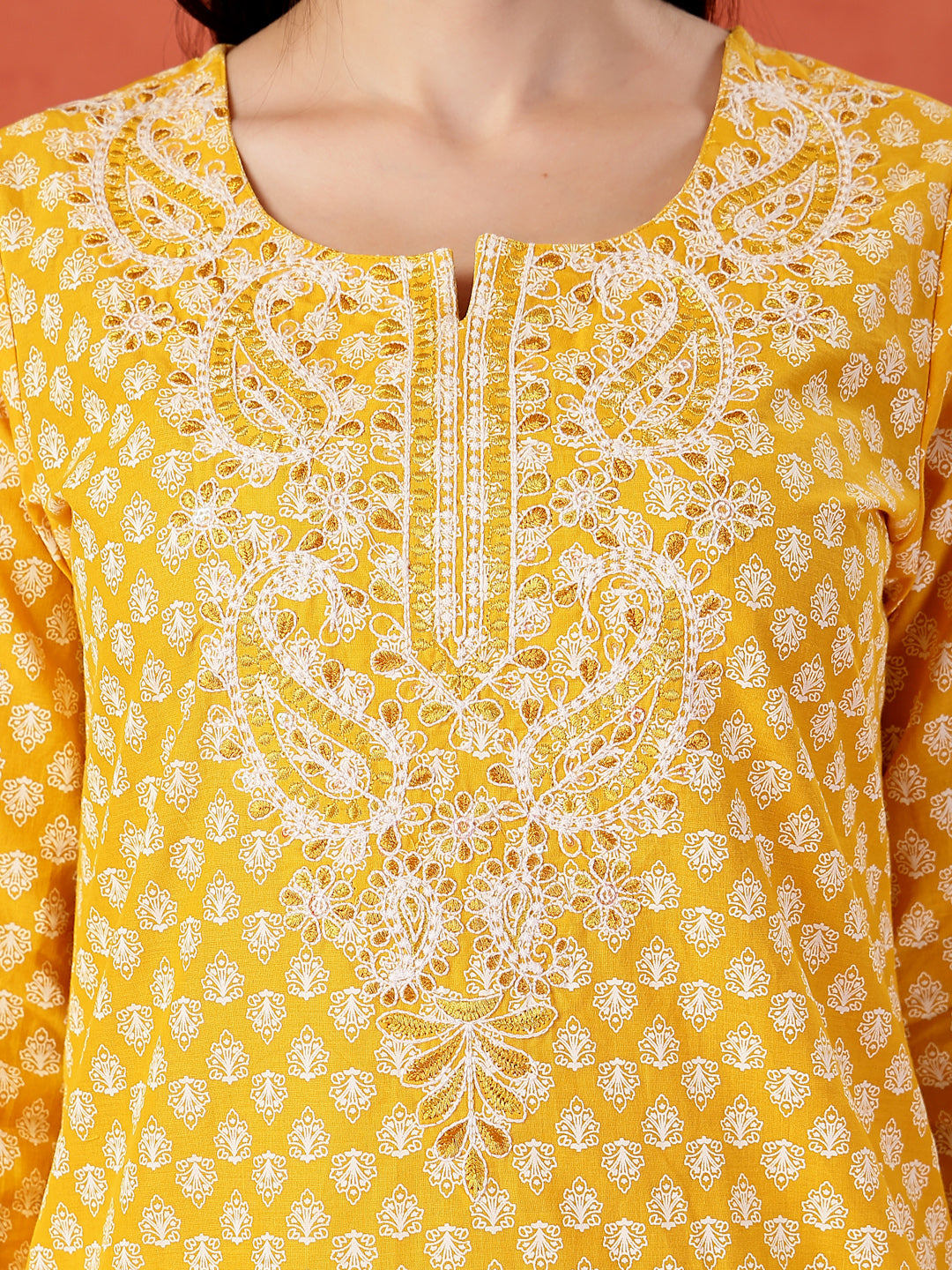 Women Floral Printed Thread Work Notch Neck Pure Cotton Straight Kurta