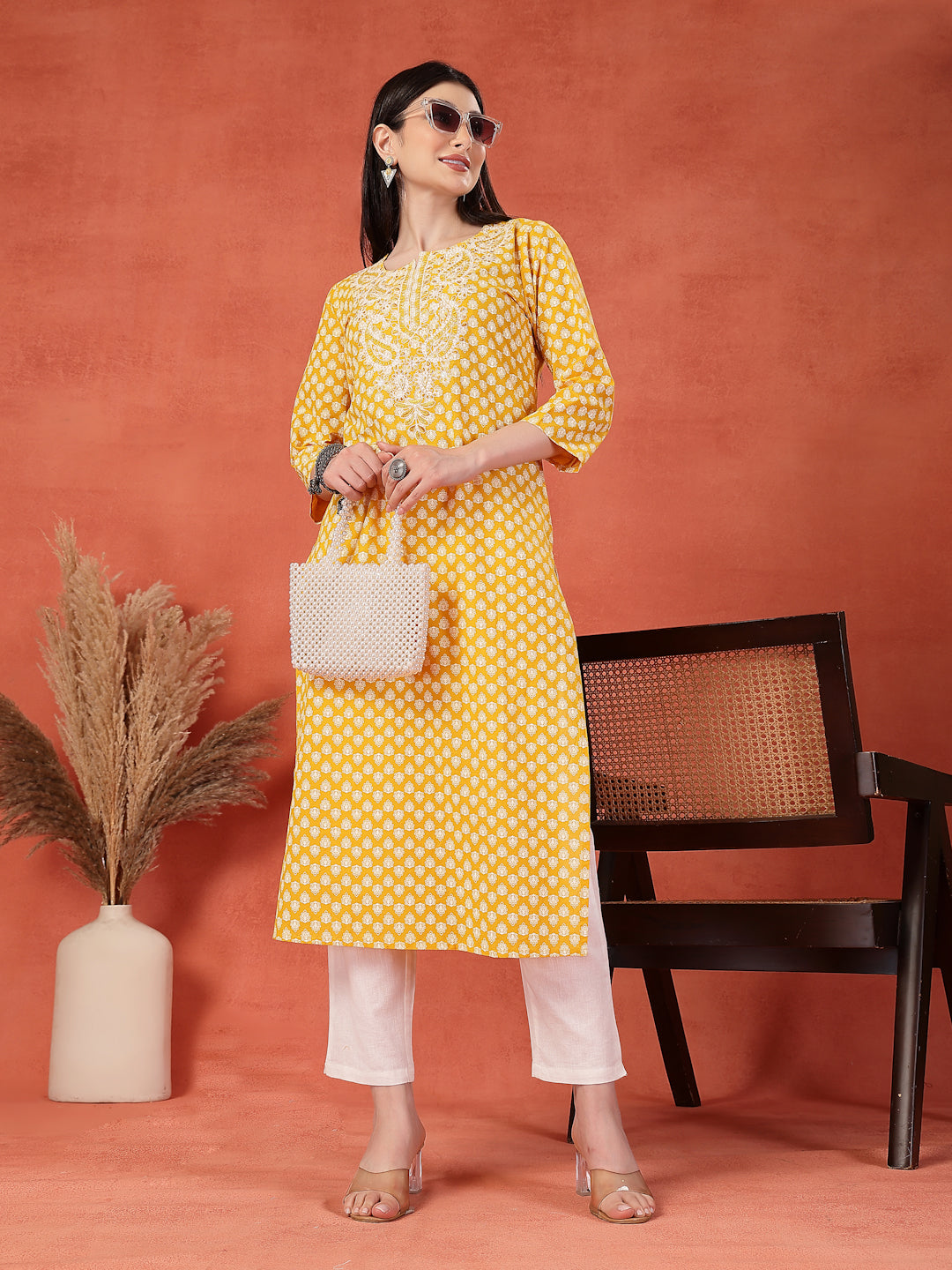 Women Floral Printed Thread Work Notch Neck Pure Cotton Straight Kurta