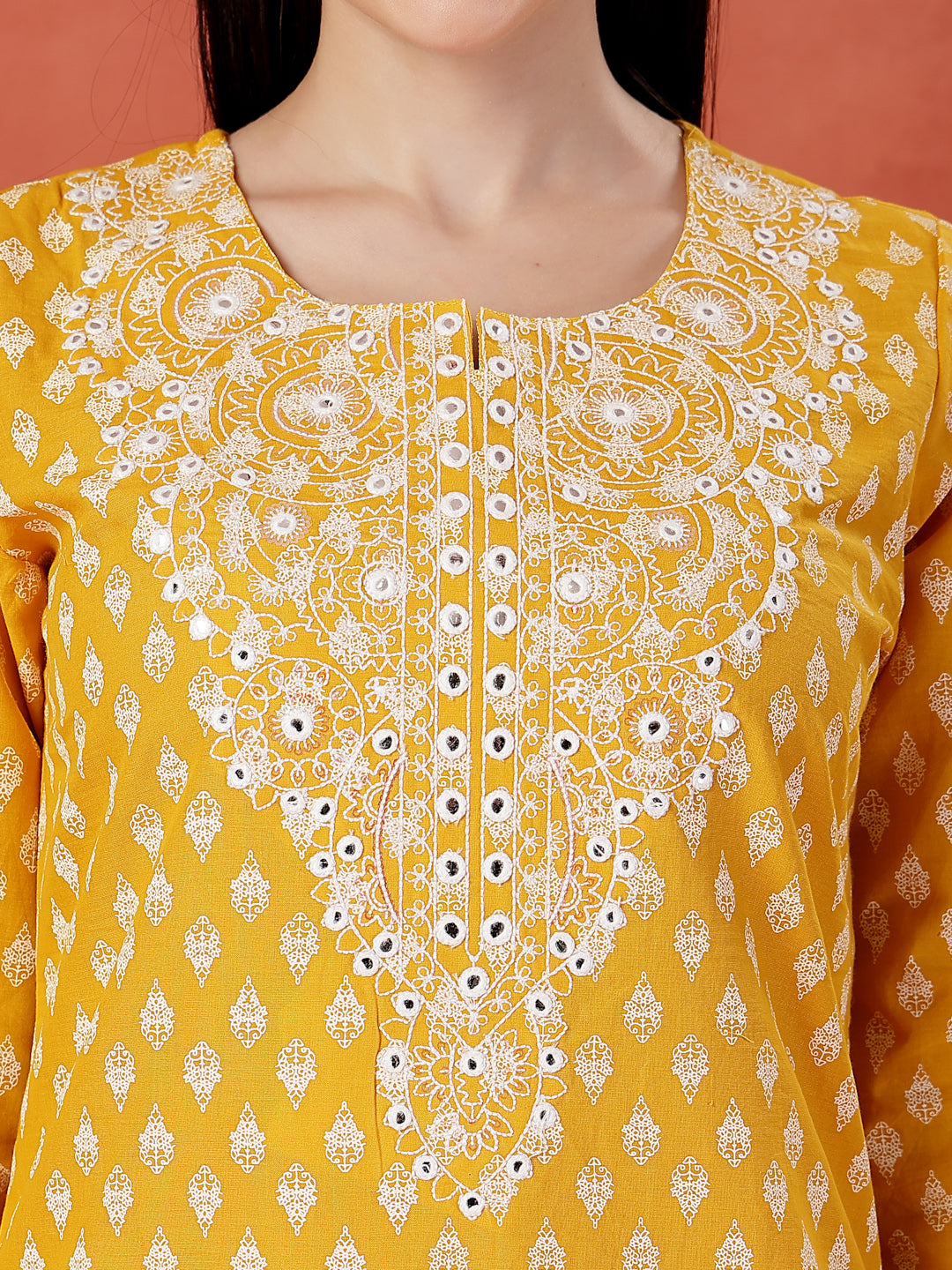 Women Floral Printed Thread Work Notch Neck Pure Cotton Straight Kurta