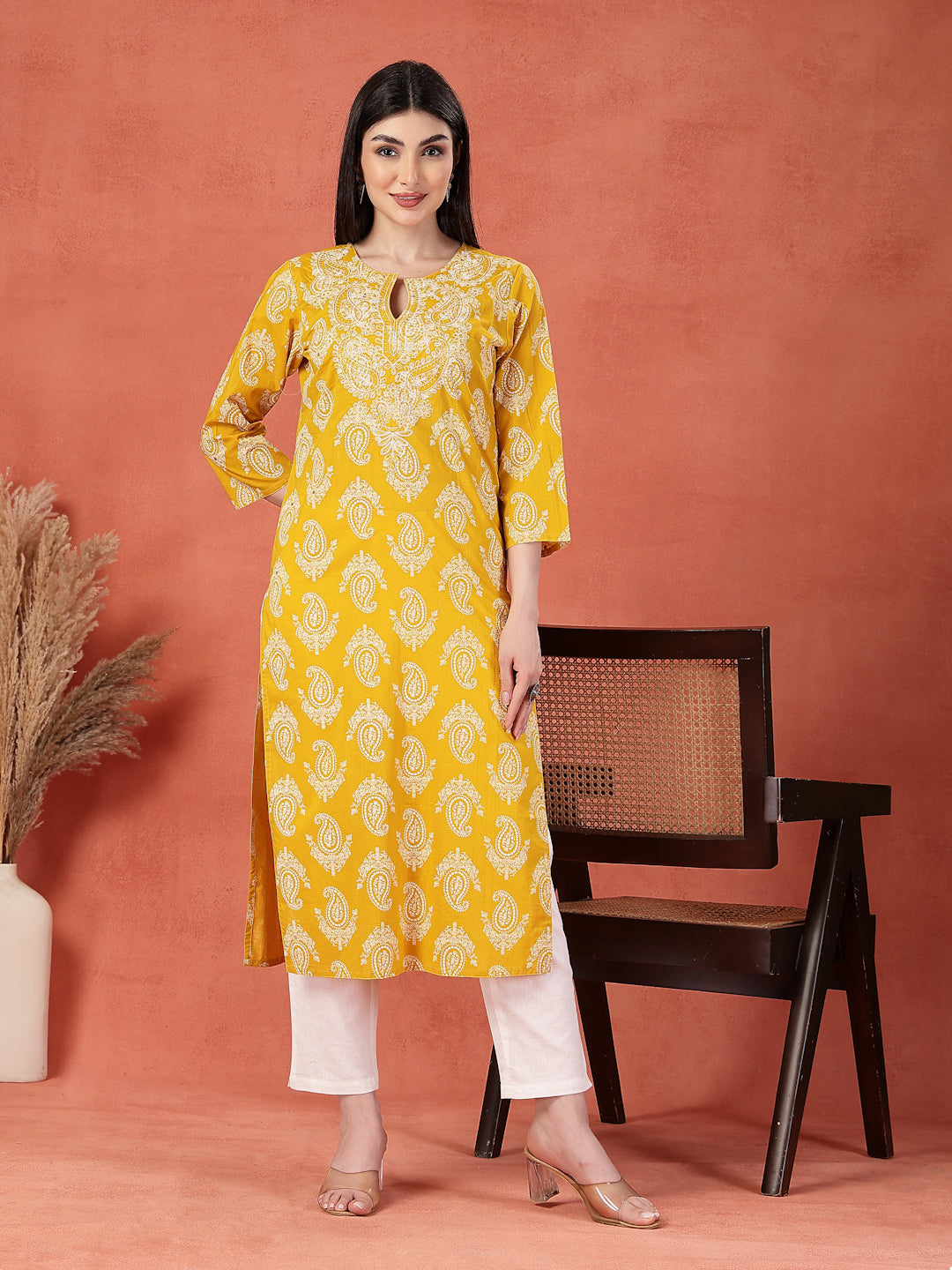 Women Paisely Printed Thread Work Notch Neck Pure Cotton Straight Kurta