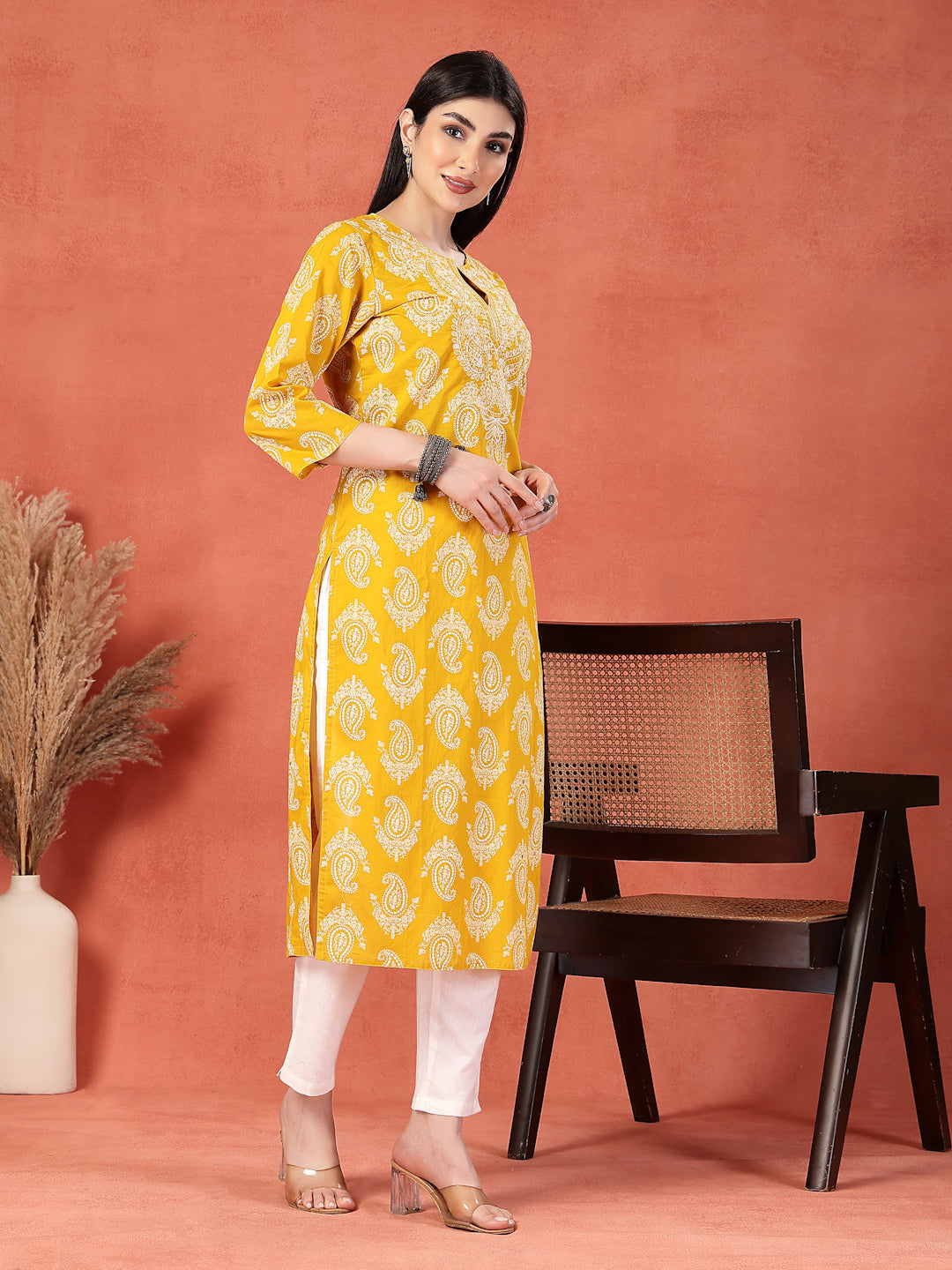 Women Paisely Printed Thread Work Notch Neck Pure Cotton Straight Kurta