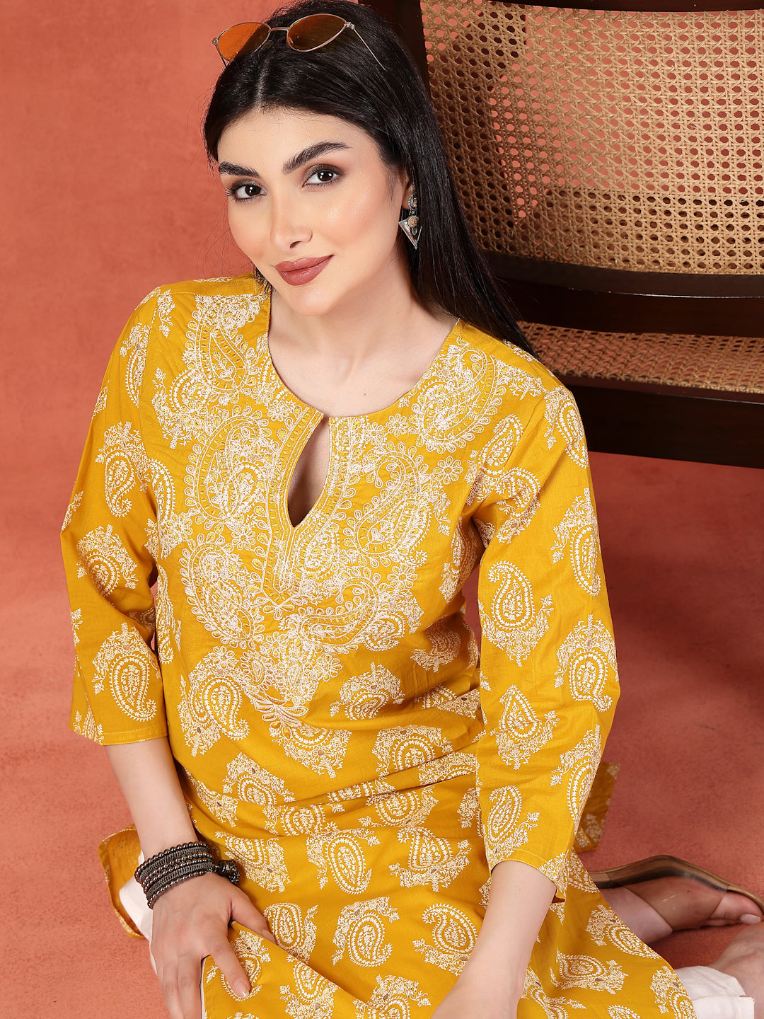 Women Paisely Printed Thread Work Notch Neck Pure Cotton Straight Kurta