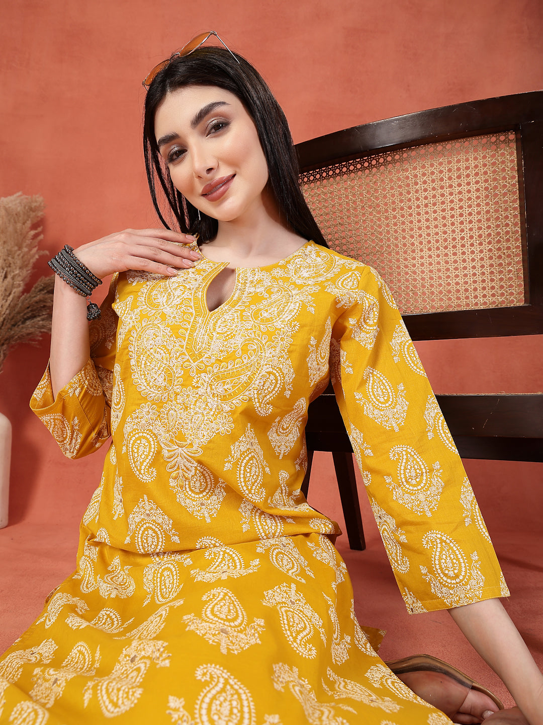 Women Paisely Printed Thread Work Notch Neck Pure Cotton Straight Kurta