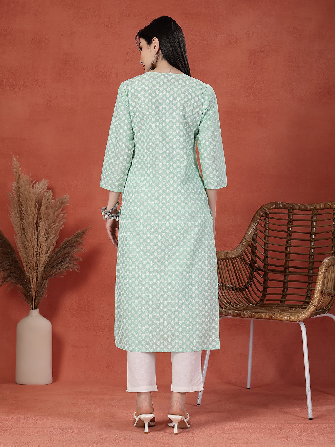 Women Green Printed Round Neck Straight Cotton Kurta