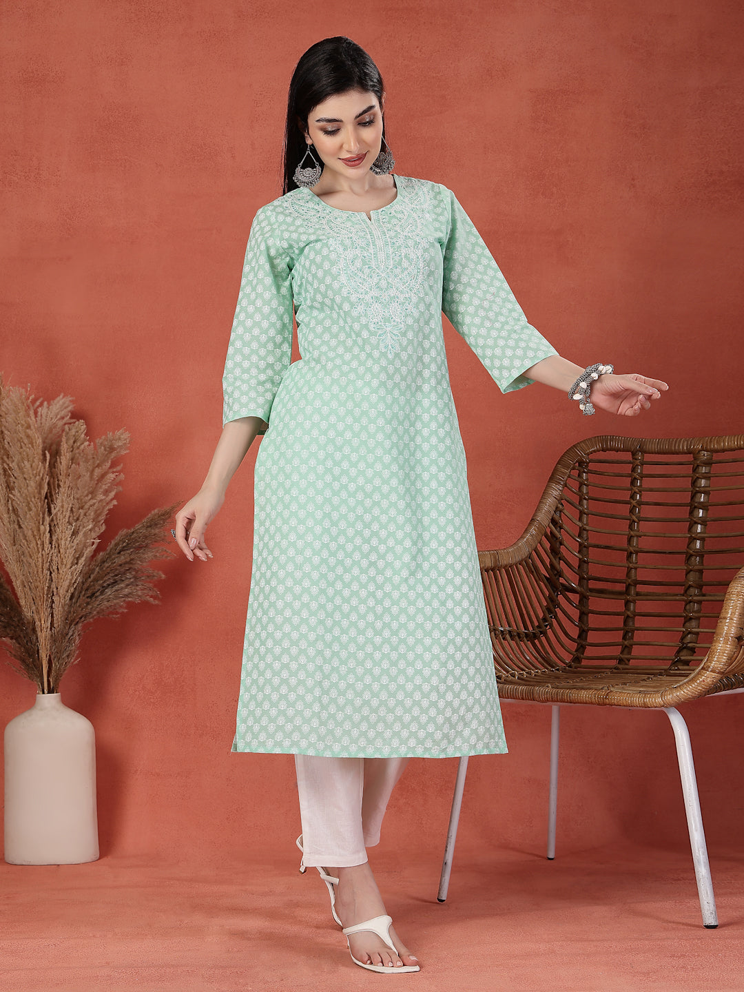 Women Green Printed Round Neck Straight Cotton Kurta