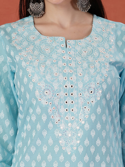 Women Embroidered Round Neck Straight Kurta