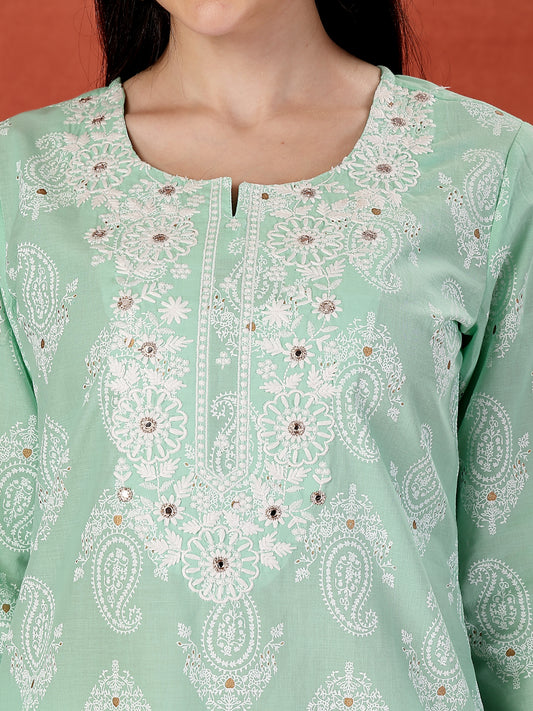 Women Paisley Printed Thread Work Notch Neck Pure Cotton Straight Kurta