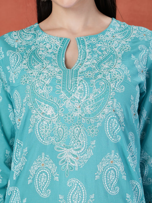 Women Paisley Printed Thread Work Notch Neck Pure Cotton Straight Kurta