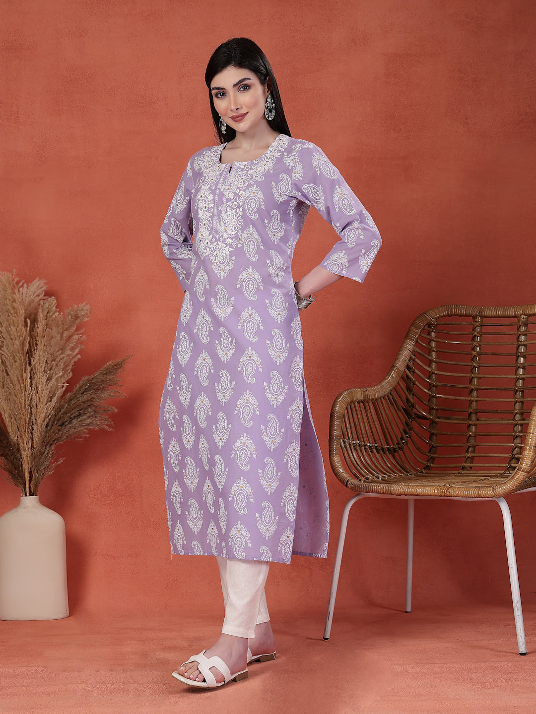 Women Embroidered Round Neck Straight Kurta