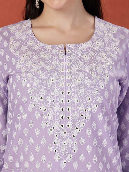 Women Floral Printed Thread Work Notch Neck Pure Cotton Straight Kurta