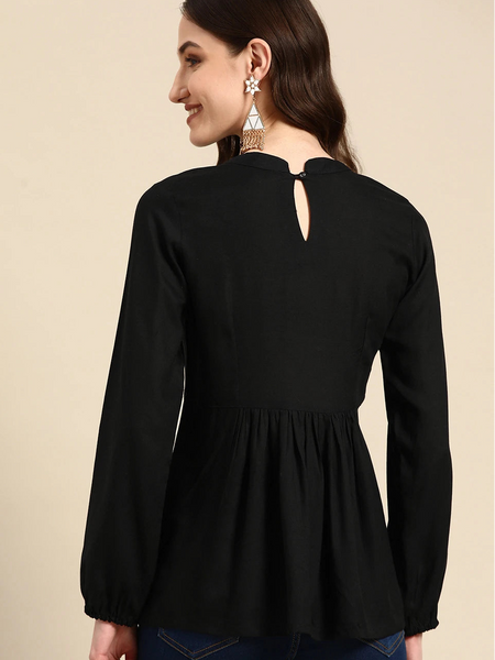 Back view long sleeve black top

