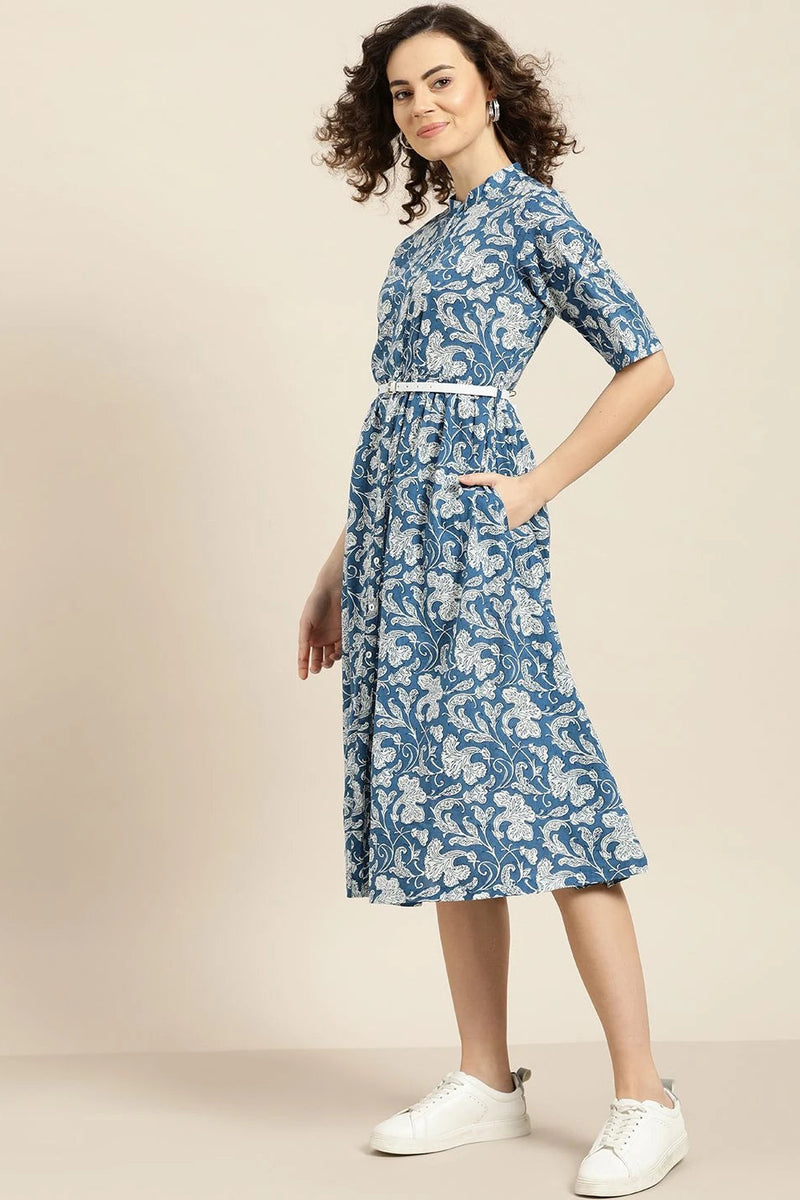 Side view blue casual dress
