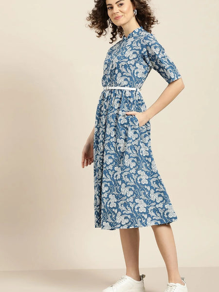 Side view blue casual dress
