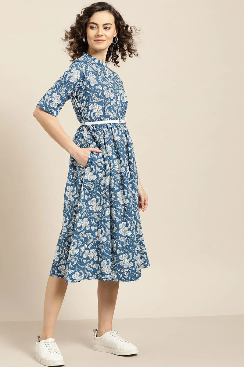 Women blue printed midi dress
