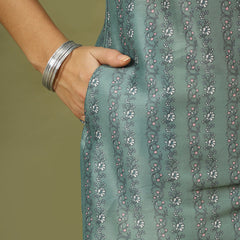 Women Floral Printed Festive Straight Kurta