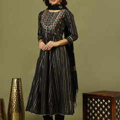 Women Woven Design Embroidered Silk Kurta with Trousers & Dupatta