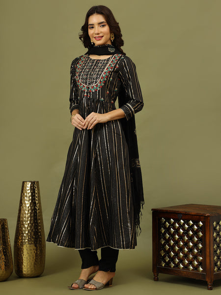 Women Woven Design Embroidered Silk Kurta with Trousers & Dupatta