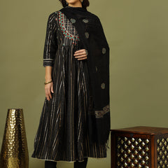 Women Woven Design Embroidered Silk Kurta with Trousers & Dupatta