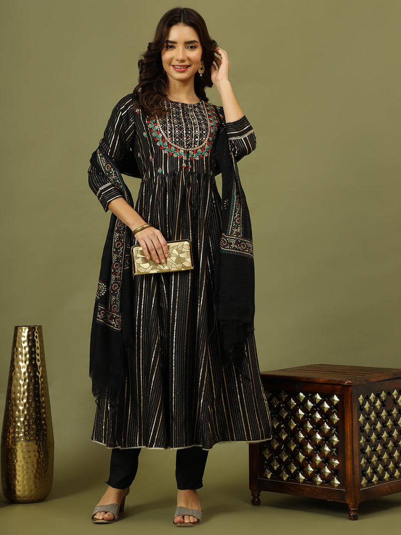 Women Woven Design Embroidered Silk Kurta with Trousers & Dupatta