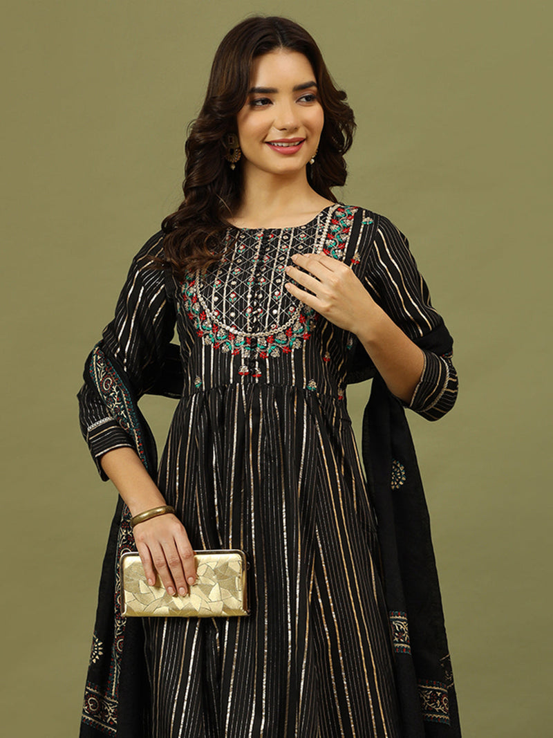 Women Woven Design Embroidered Silk Kurta with Trousers & Dupatta