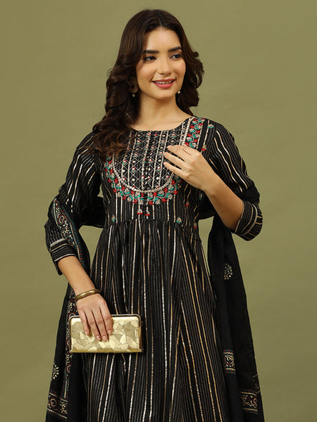Women Woven Design Embroidered Silk Kurta with Trousers & Dupatta