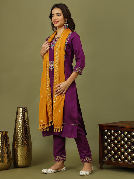 Women Floral Embroidered Kurta with Trousers & Dupatta