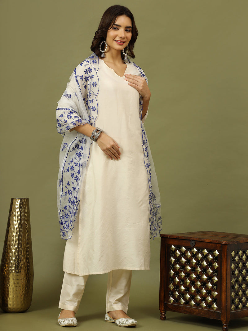 Women Solid Kurta with Trousers & White Color Dupatta