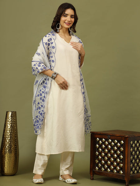 Women Solid Kurta with Trousers & White Color Dupatta