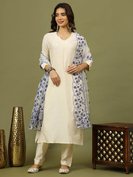 Women Solid Kurta with Trousers & White Color Dupatta