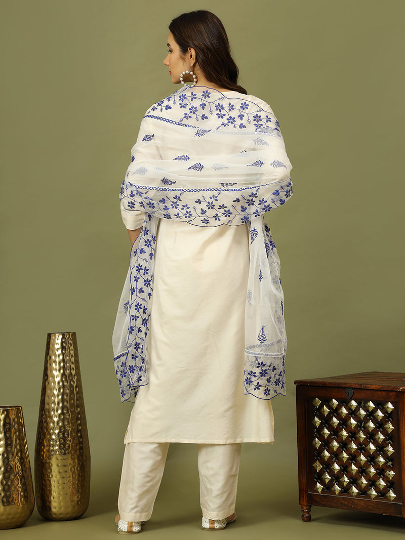 Women Solid Kurta with Trousers & White Color Dupatta