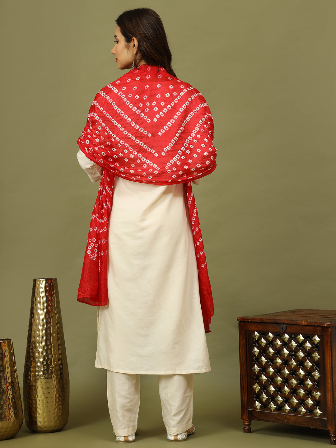 Women Solid Kurta with Trousers & Bandhani Printed Red Color Dupatta