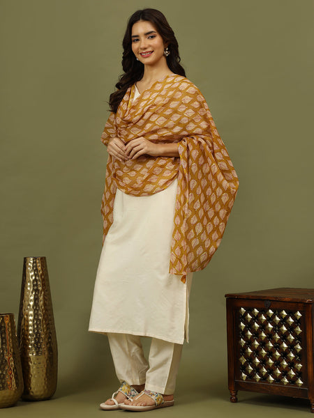 Women Solid Kurta with Trousers & Floral Printed Dupatta