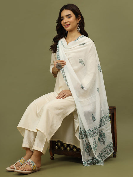 Women Solid Kurta with Trousers & White Color Printed Dupatta