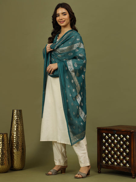 Women Solid Kurta with Trousers & Green Foil Printed Dupatta