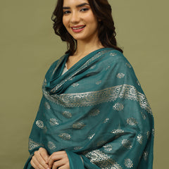 Women Solid Kurta with Trousers & Green Foil Printed Dupatta