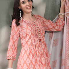 Women Peach Floral Printed Pure Cotton Round Neck Kurta & Trousers With Dupatta