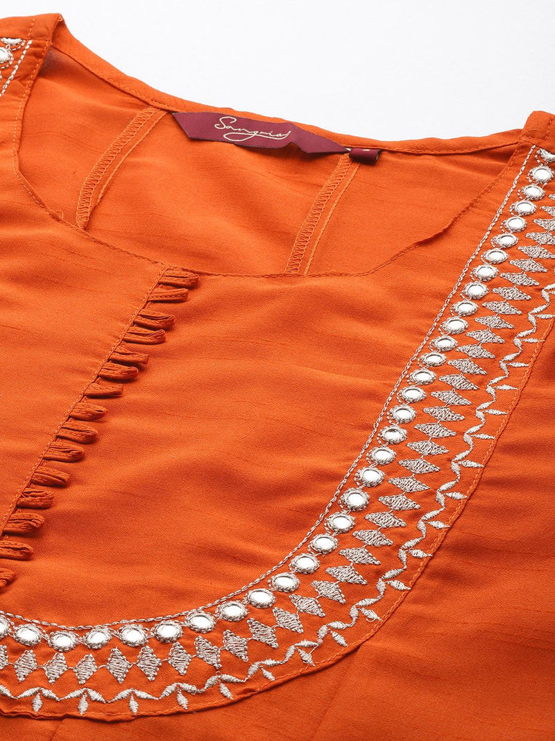 Neck embroidery detail kurta set
